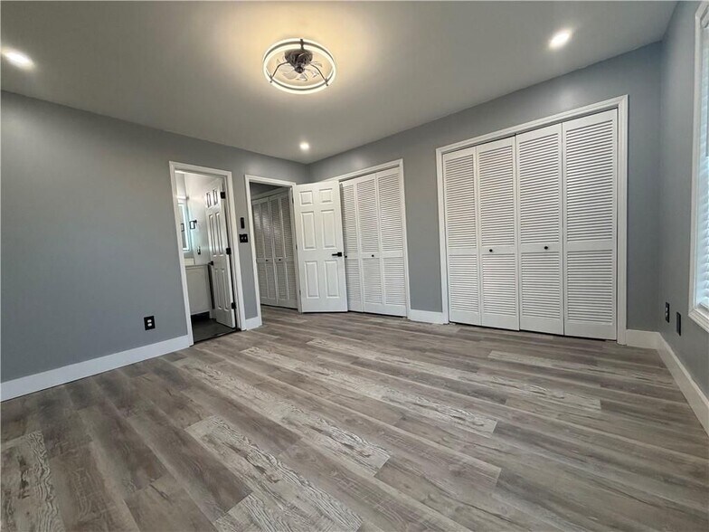 Building Photo - 5505 Park Pl S