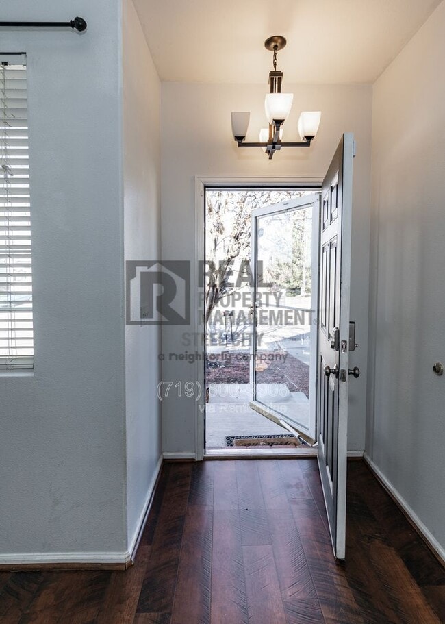 Building Photo - 2214 Cowhand Pl