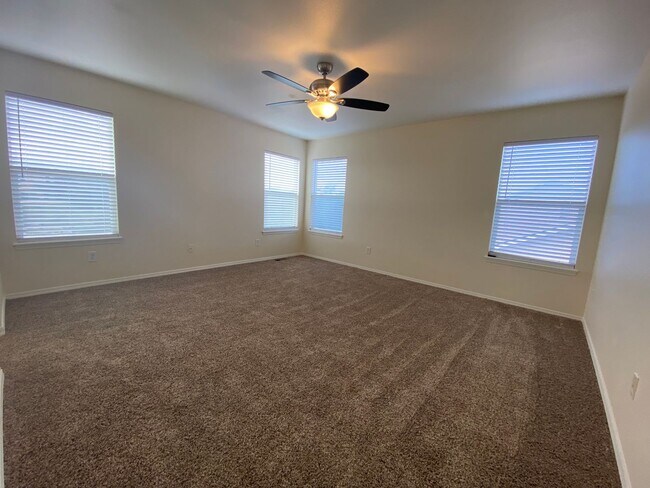 Building Photo - 3 Bedroom 2 Story in Millers Crossing
