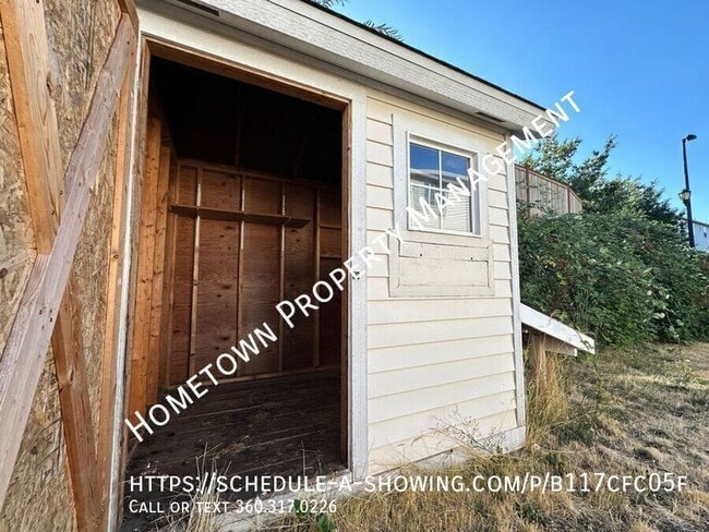 Building Photo - 8523 Sweetbrier Loop SE
