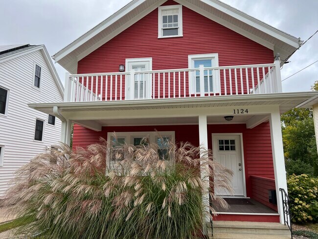 Primary Photo - 1124 Emerald St