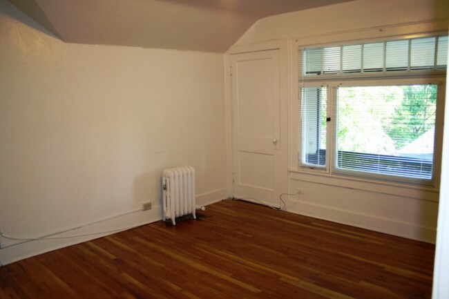 Building Photo - 1125 N Marion St