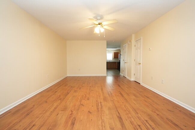 Building Photo - Charming 2-bedroom, 2.5-bath home