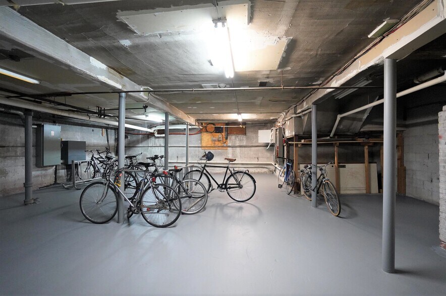 Building Photo - 431 Broadway