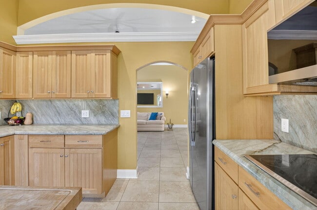 Building Photo - 190 Temple Ave