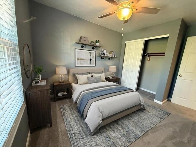 Building Photo - Single Family