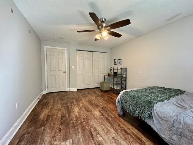 Building Photo - 70 Warren Ave