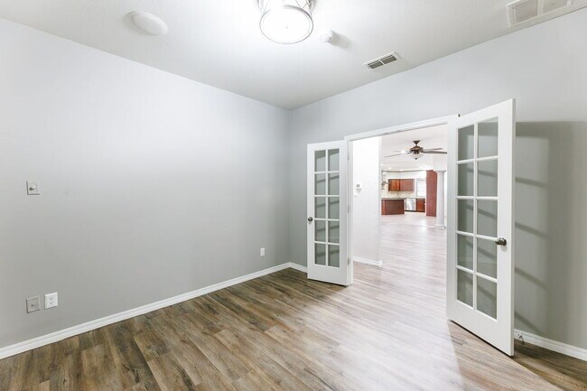 Building Photo - Spacious 3-Bedroom in Gated Community