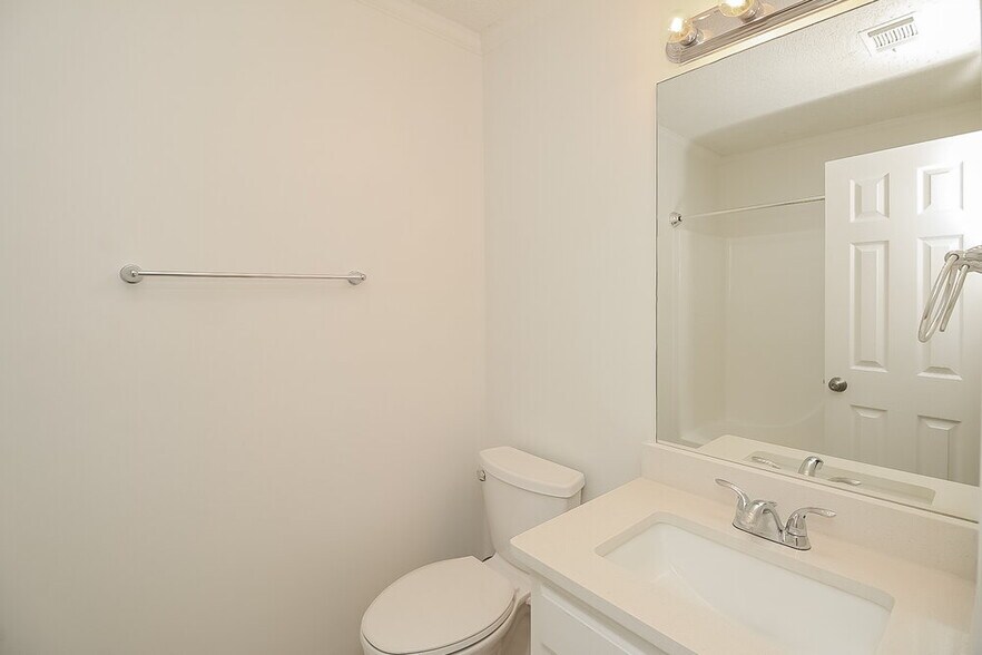 Building Photo - 245 Pebble Creek Dr