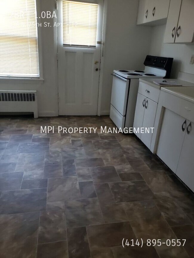 Building Photo - 336 N 75th St