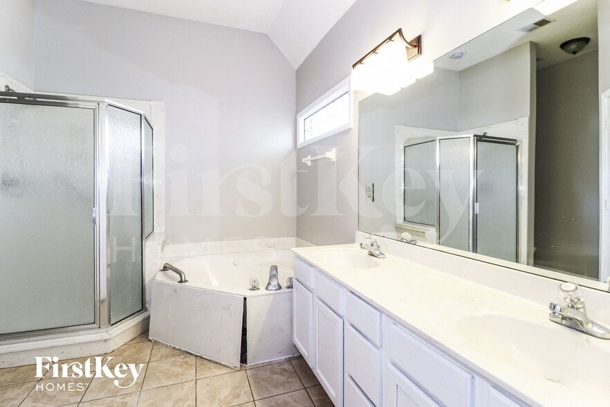 Building Photo - 1071 Mossy Knoll Dr