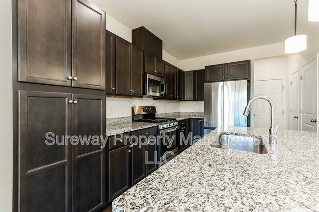 Building Photo - 2503 Charleston Dr