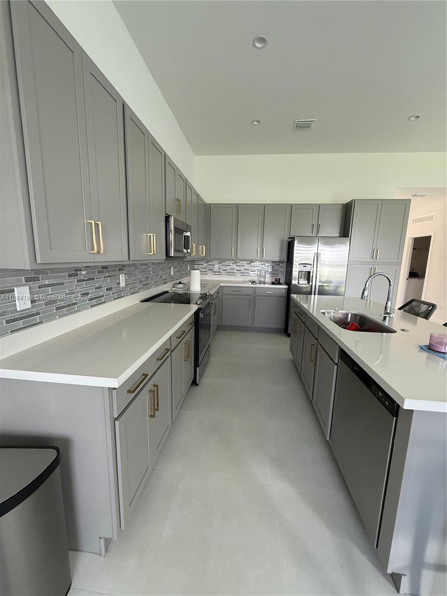 Building Photo - 32208 SW 194th Ct