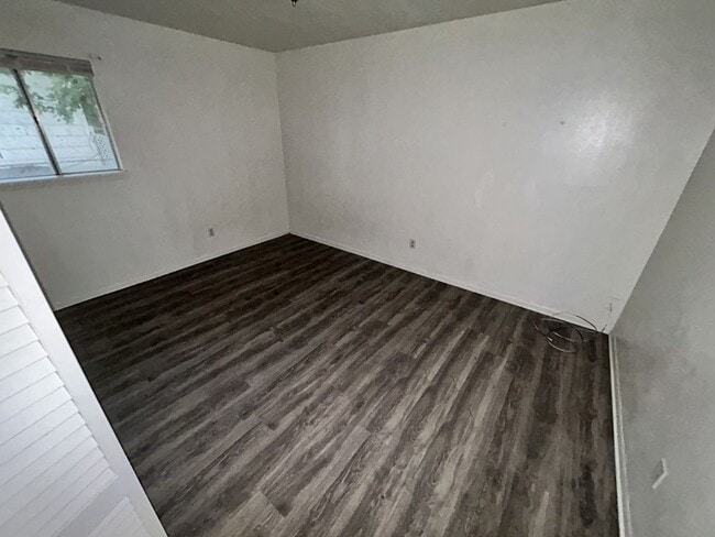 Building Photo - 1312 Leader