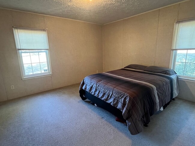 Building Photo - Spacious 3 Bedroom, 2 Bath Manufactured Home – Live Oak, FL