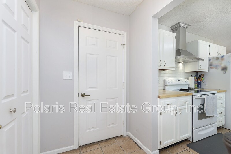 Building Photo - 266 E Pine Ridge Dr