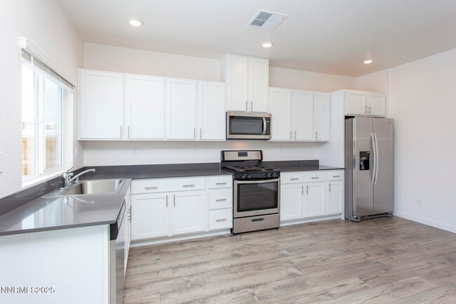 Building Photo - 436 Summer Triangle