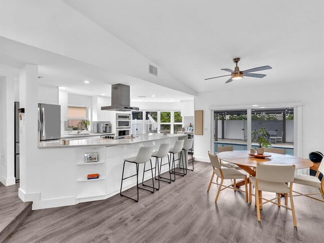 Building Photo - 9831 SW 58th Ct