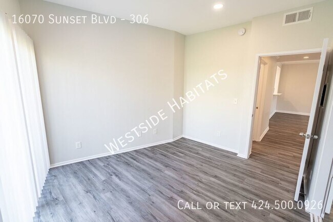 Building Photo - 16070 Sunset Blvd