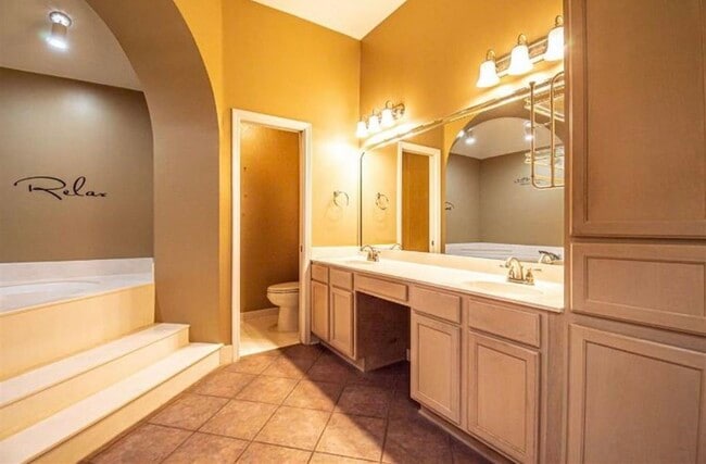 Building Photo - 126 Cottonwood Dr