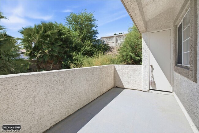 Building Photo - 315 Seine Way