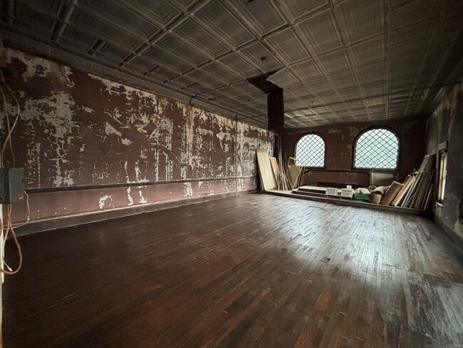 Building Photo - 106 High