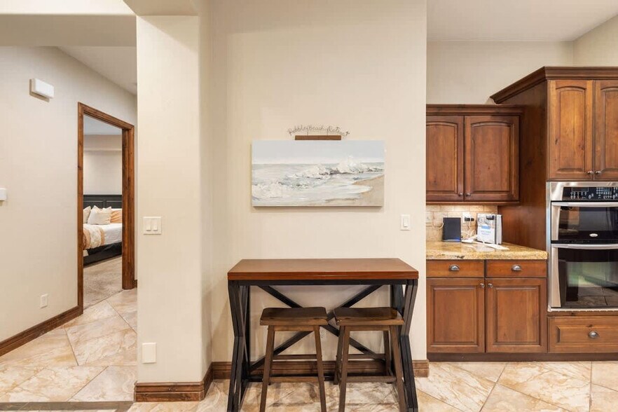 Building Photo - 1922 N Pebble Beach Dr