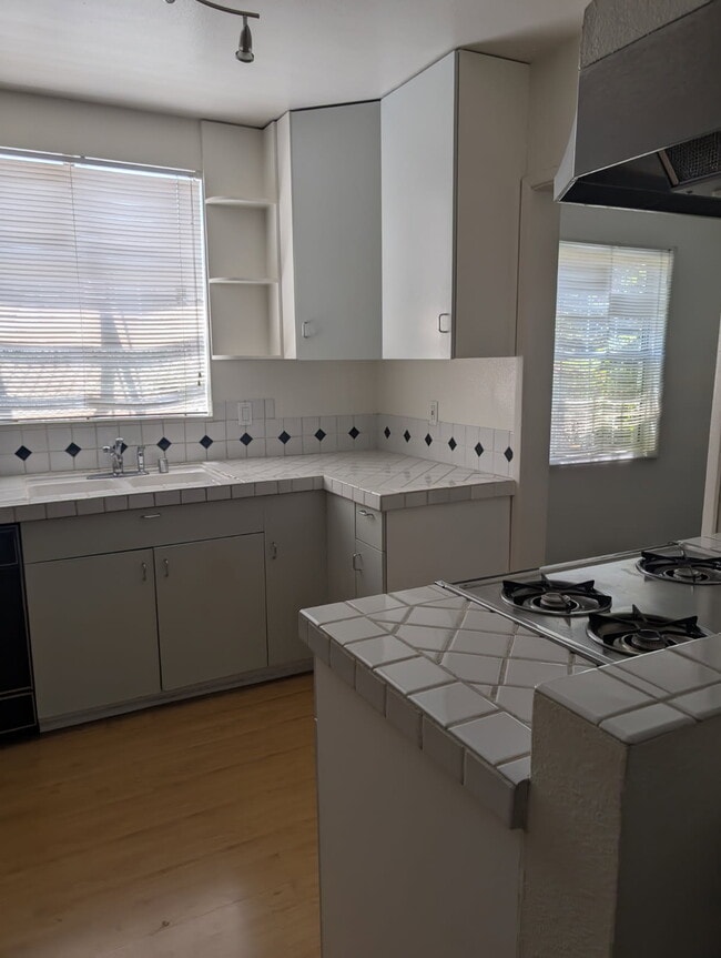 Building Photo - 14656 La Maida St