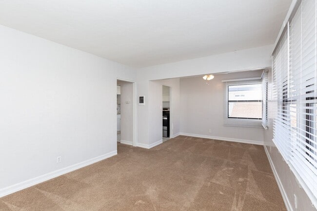 Building Photo - 1 bed, 1 bath - Point Loma