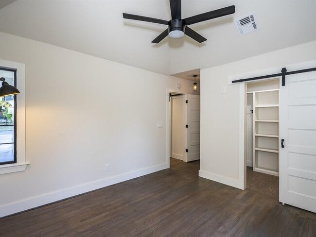 Building Photo - 2721 NW 19th St