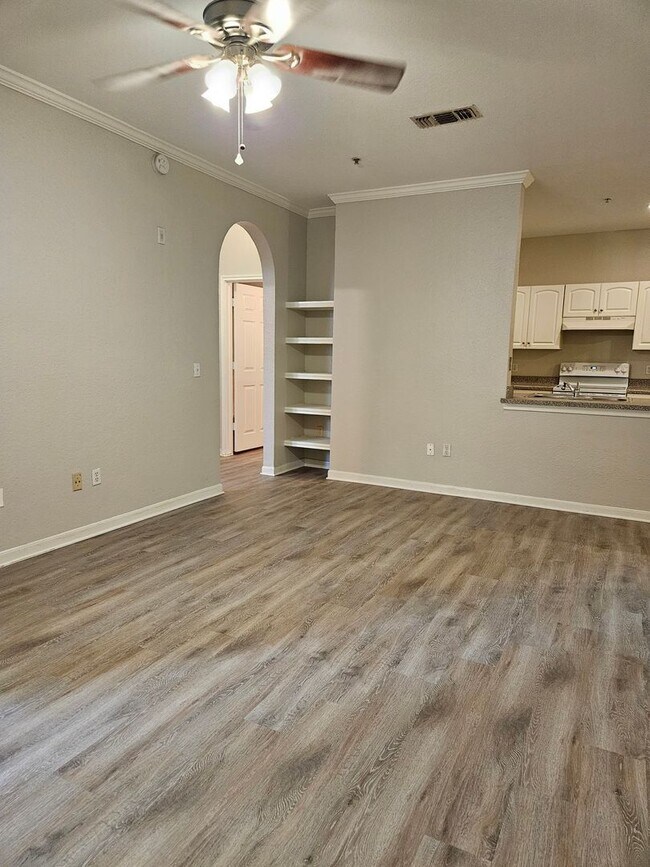 Building Photo - Available now 2bed 2bath Downtown Orlando ...