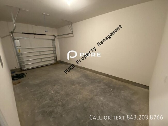 Building Photo - 7816 Park Gate Dr