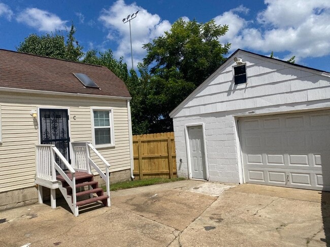 Primary Photo - 120 Bellamy Ave