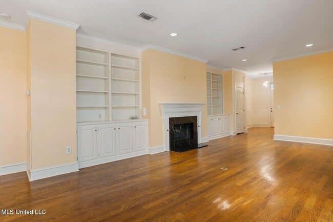 Building Photo - 246 Eastbrooke St