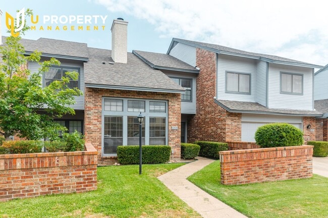 Building Photo - Sweet townhome in the heart of Plano