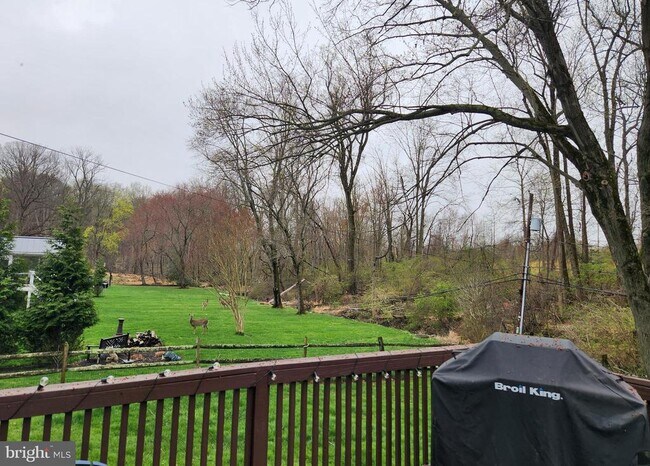 Building Photo - 5 Harlech Dr