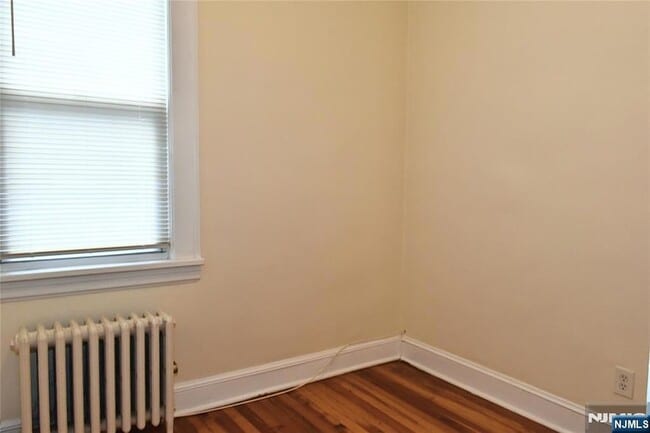 Building Photo - 139 Ray St
