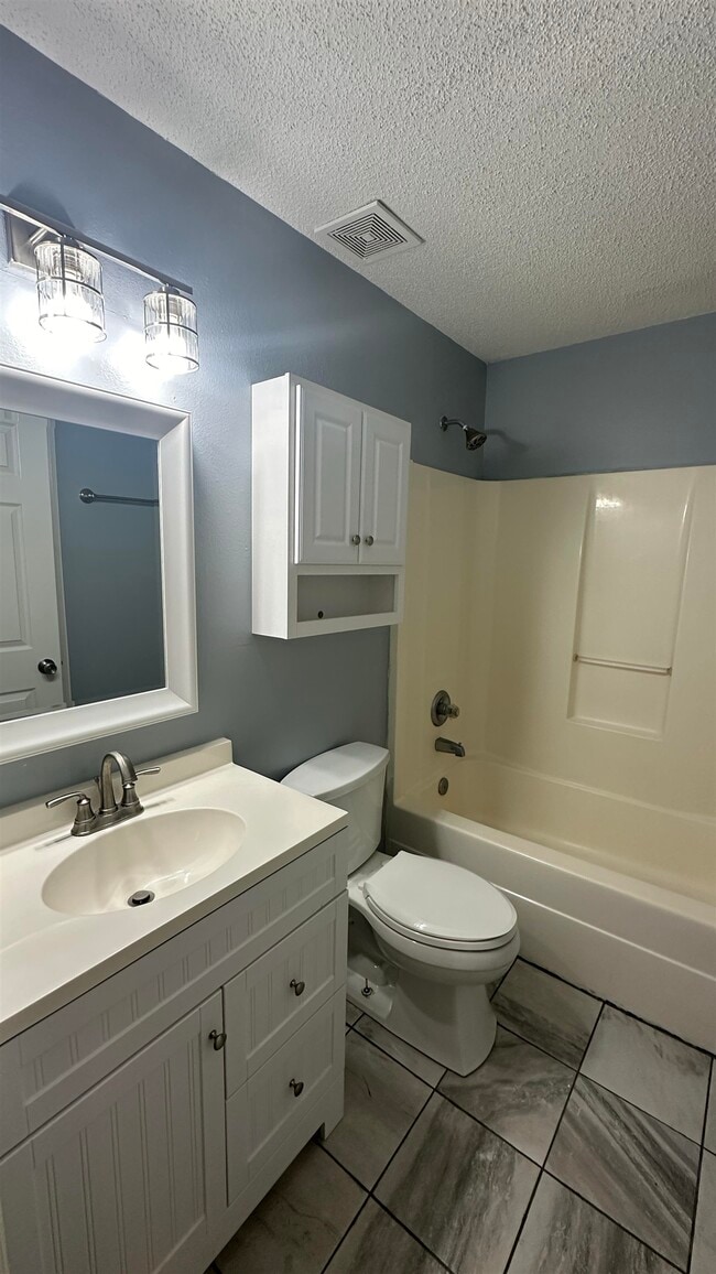 Building Photo - 4085 Remer Ct