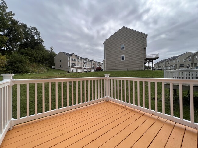 Building Photo - 3332 Sun Ct