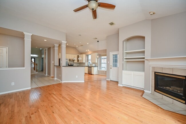 Building Photo - 12915 Fern Mill Ct