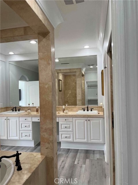 Building Photo - 1 Altino