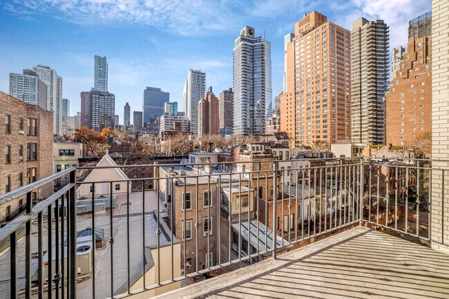 Building Photo - 230 E 63rd St