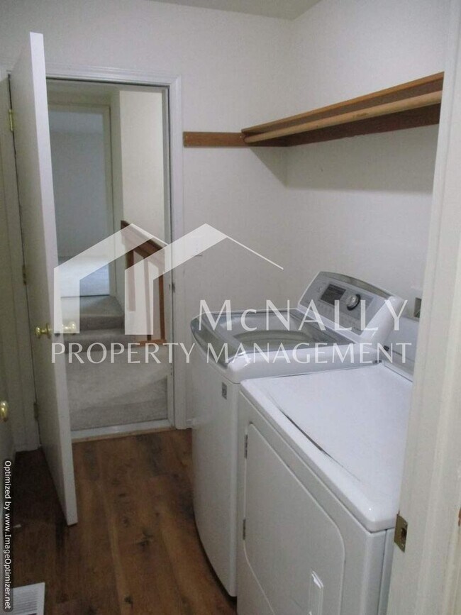 Building Photo - Spacious 3-Bedroom Home with Bonus Room and Peek-a-Boo Views