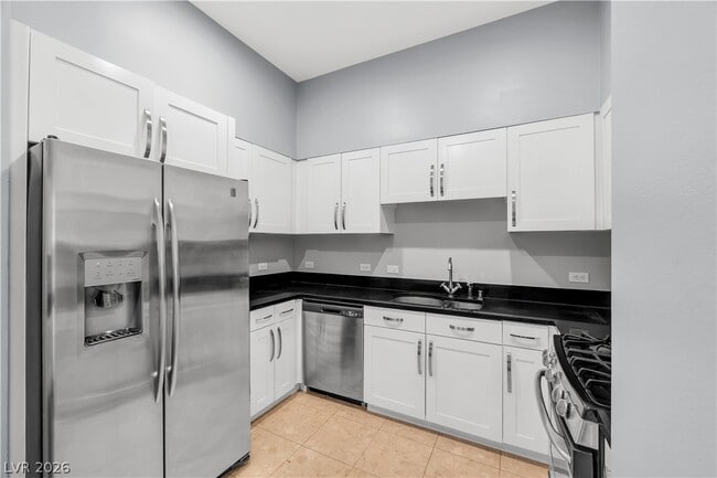 Building Photo - 4575 Dean Martin Dr
