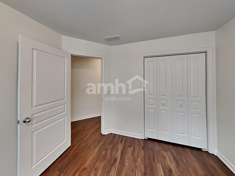 Building Photo - 308 Downing Creek Trl