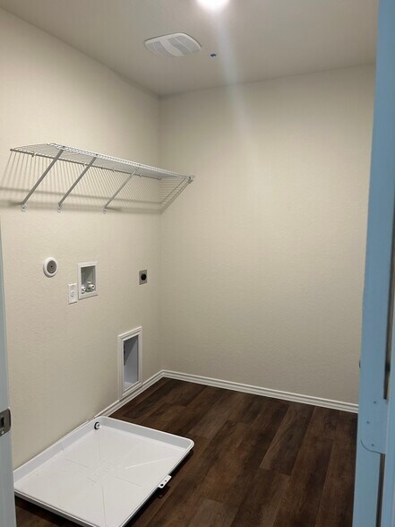 Laundry Room - 13723 Redtail Lndg