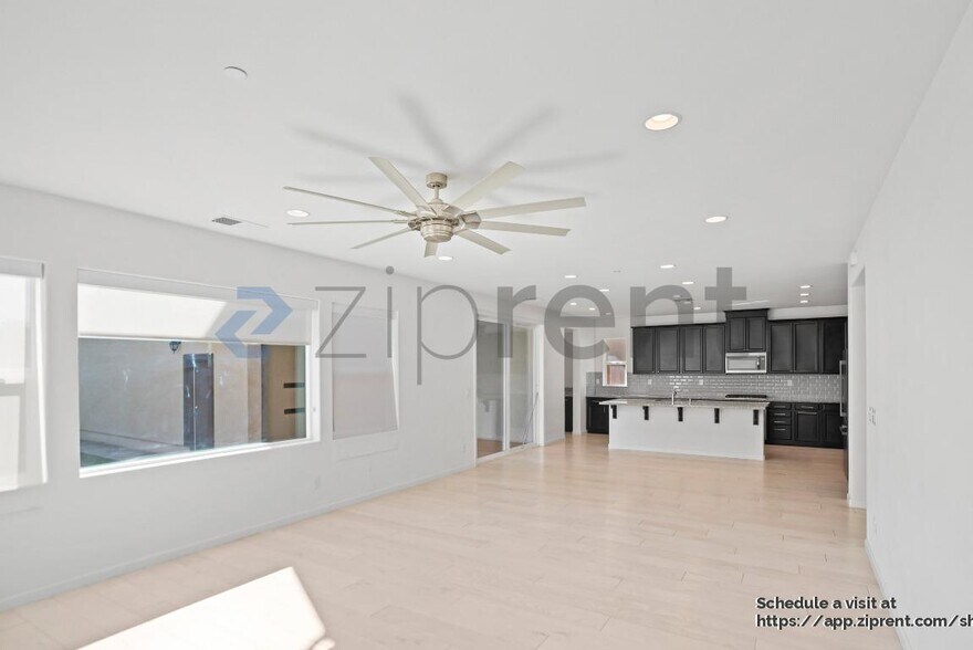 Building Photo - 2342 Augusta Ave