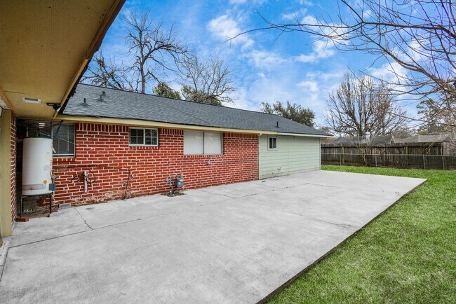 Building Photo - 6439 Hidden Arbor Ln