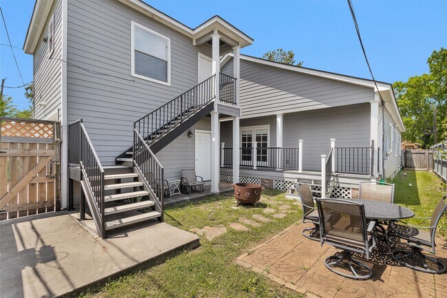 Building Photo - 304 Vincent St