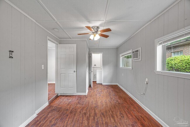 Building Photo - 3211 Torres Ave